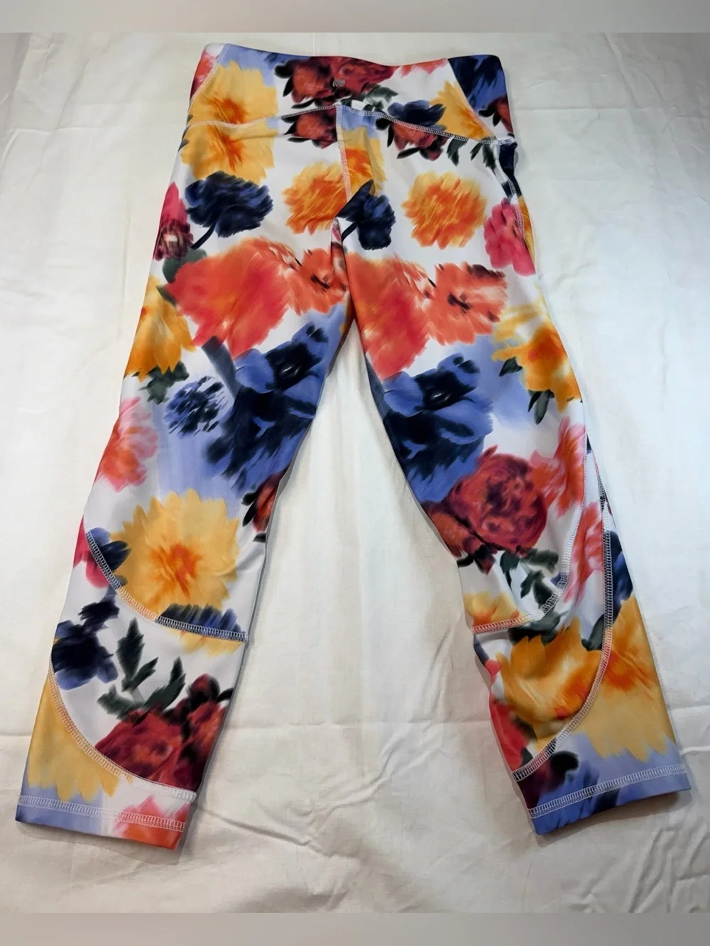 Marika Woman’s Leggings with Vibrant Floral Design